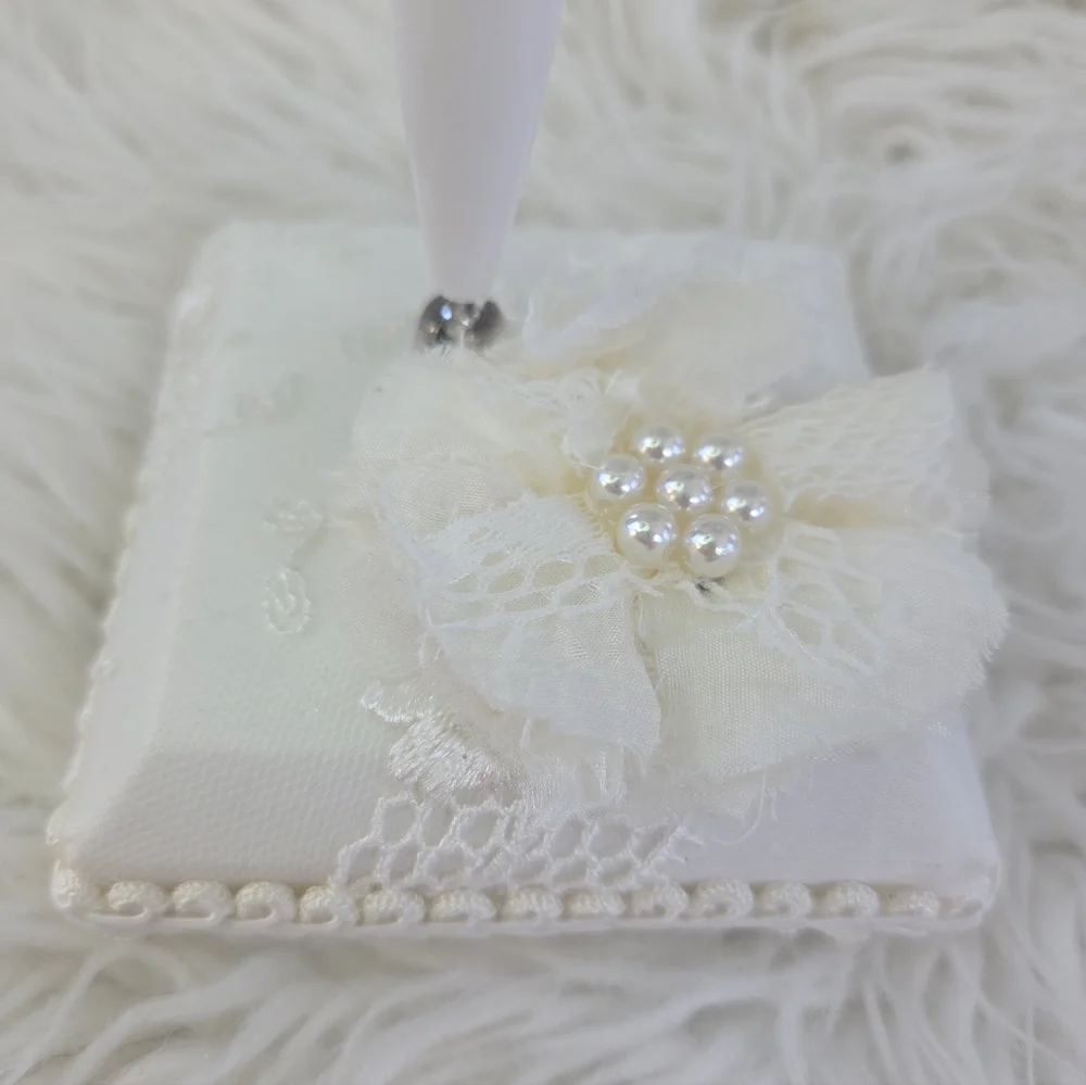 Studio His And Hers Lace Embellished Guest Pen with Floral Holder